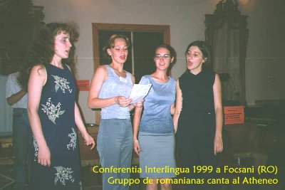 Gruppo de romanianas canta al Atheneo
